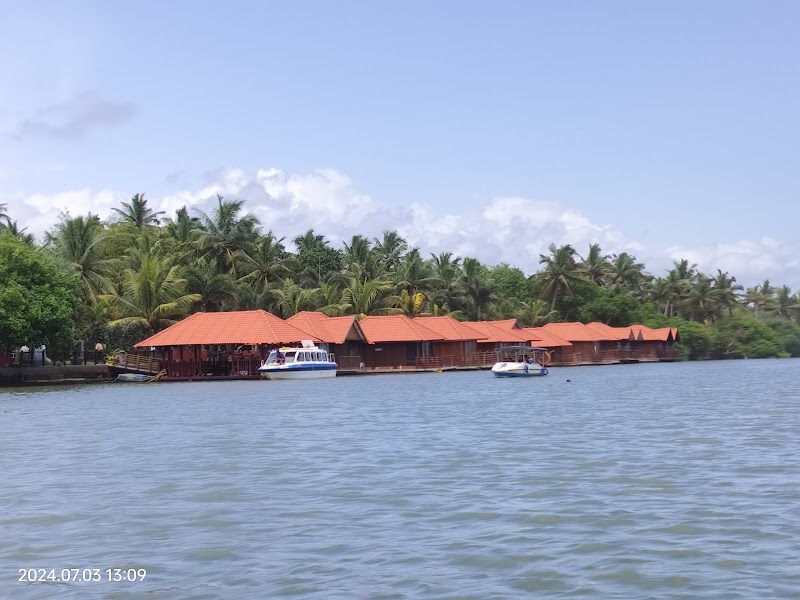 Kovalam Houseboat Tours - Poovar Backwater Boat Trips - Kovalam Houseboat Tours - Poovar Backwater Boat Trips Light House Rd, Light House Beach, Kovalam, Kerala 695521, India