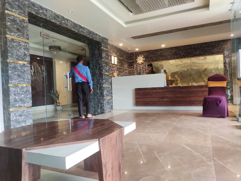The Golden Crown - The Golden Crown Plot No. 7, Govind Plaza, Flyover Near Alankar Showroom, Bailey Rd, beside Rupaspur, Rupaspur, IAS Colony, Patna, Bihar 801503, India