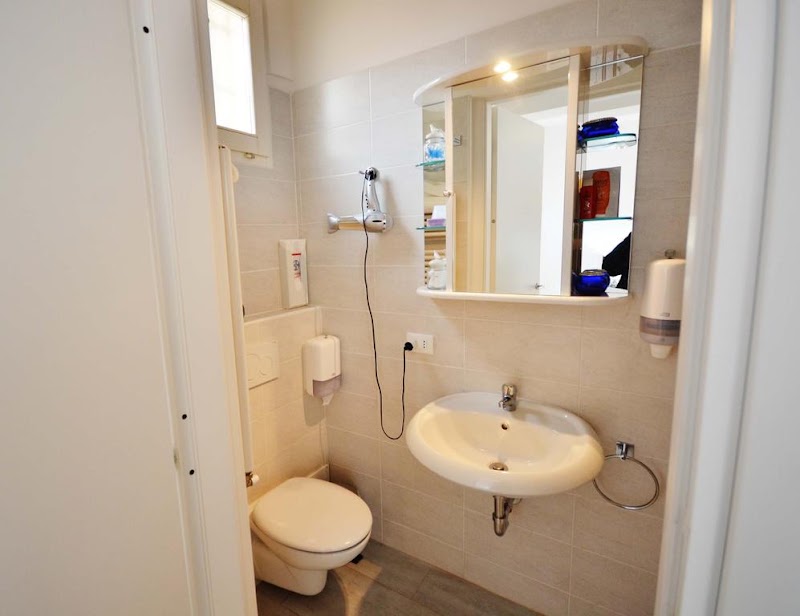 Tourist House Bologna - Tourist House Bologna, Via Caduti di Cefalonia, 5, 40125 Bologna BO, Italy
