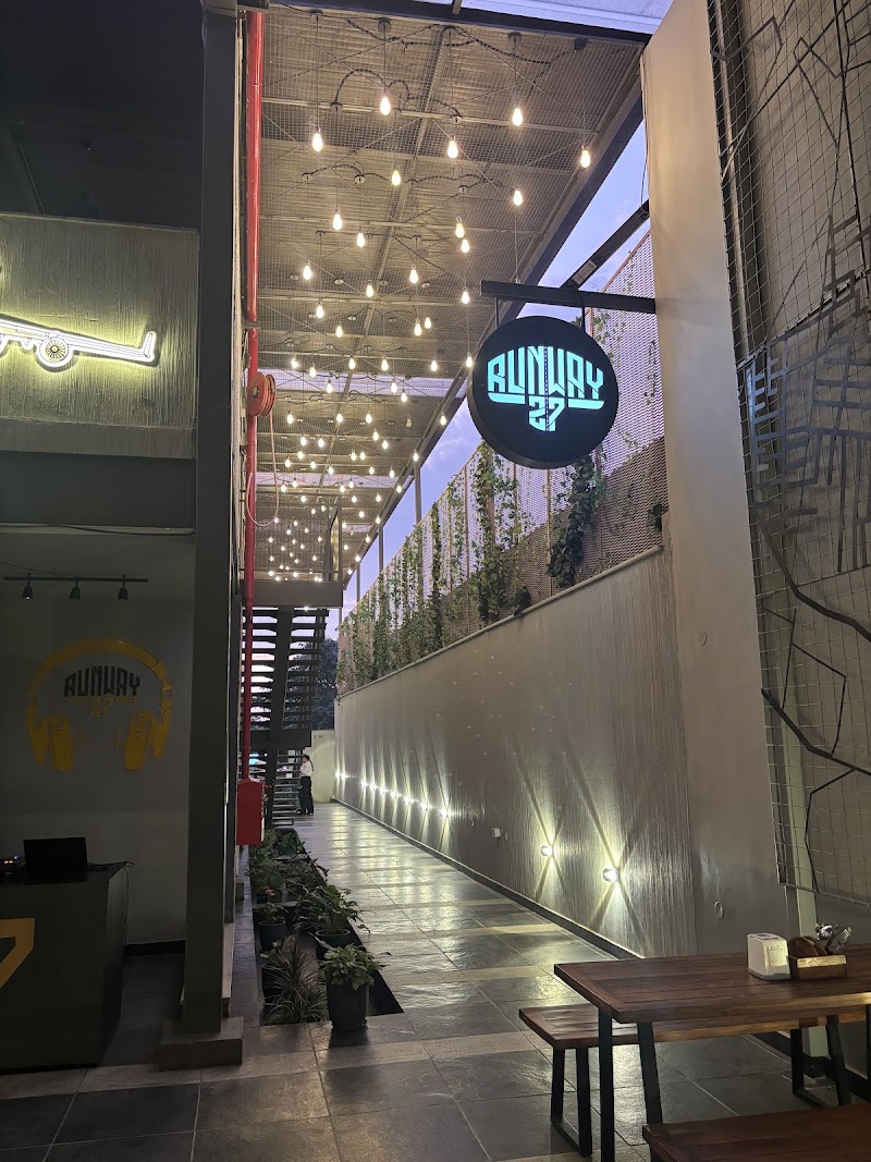 Runway 27 Taproom and Kitchen - Runway 27 Taproom and Kitchen Yemalur Main Rd, Marathahalli Village, Marathahalli, Bengaluru, Karnataka 560037, India
