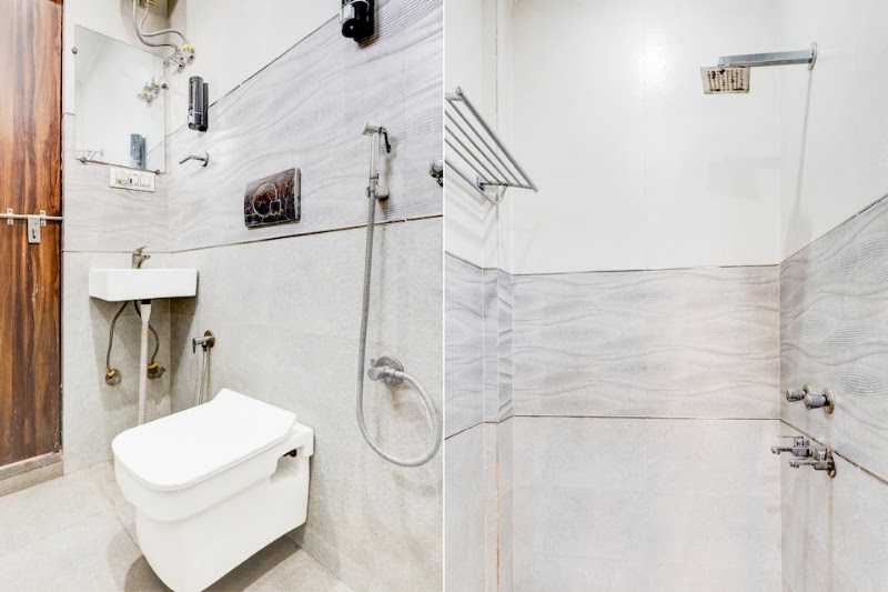 Super Hotel O by OYO Sector 25 Near Iskcon Temple Formerly Hotel Amazing House - Super Hotel O by OYO Sector 25 Near Iskcon Temple Formerly Hotel Amazing House Property Number 195, Block E, near Delhi School of Professional Studies And Research, JJ Colony, Sector 25, Rohini, Delhi, 110085, India