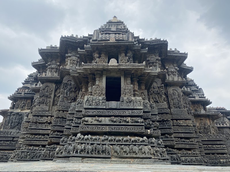 Halebidu - Halebidu 6X7V+7Q7, Halebeedu, Karnataka 573121, India