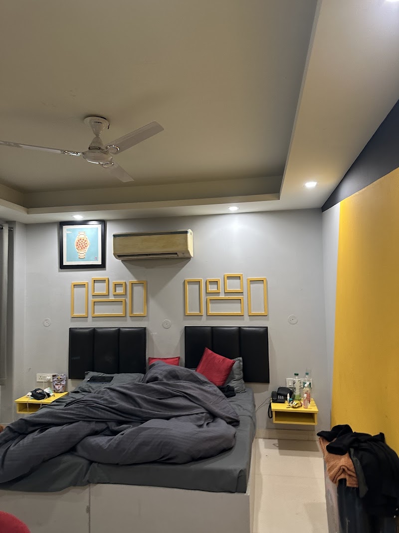 Housr Sector 38 - Housr Sector 38 232, near, bakhtawar chowk, Medicity, Islampur Colony, Sector 38, Gurugram, Haryana 122018, India