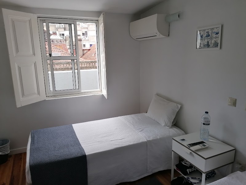 Dear Porto Guest House - Dear Porto Guest House R. de Santa Catarina 744, 4000-446 Porto, Portugal