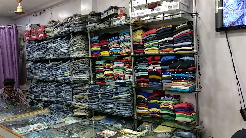desi boys - desi boys, bazar, chowk, Utai, Chhattisgarh 491107, India