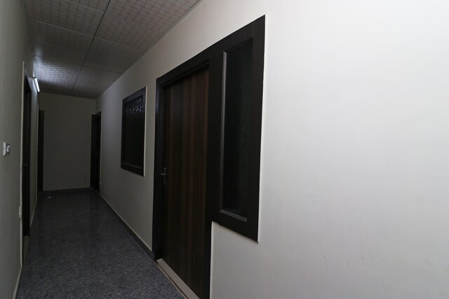 OYO Grand Sudershan HS - OYO Grand Sudershan HS, 30/6/20 J, Punjab and Sindh bank building, Grand Sudershan HS, Fatehabad Rd, opposite ITC Mughal, Tajganj, Agra, Uttar Pradesh 282001, India