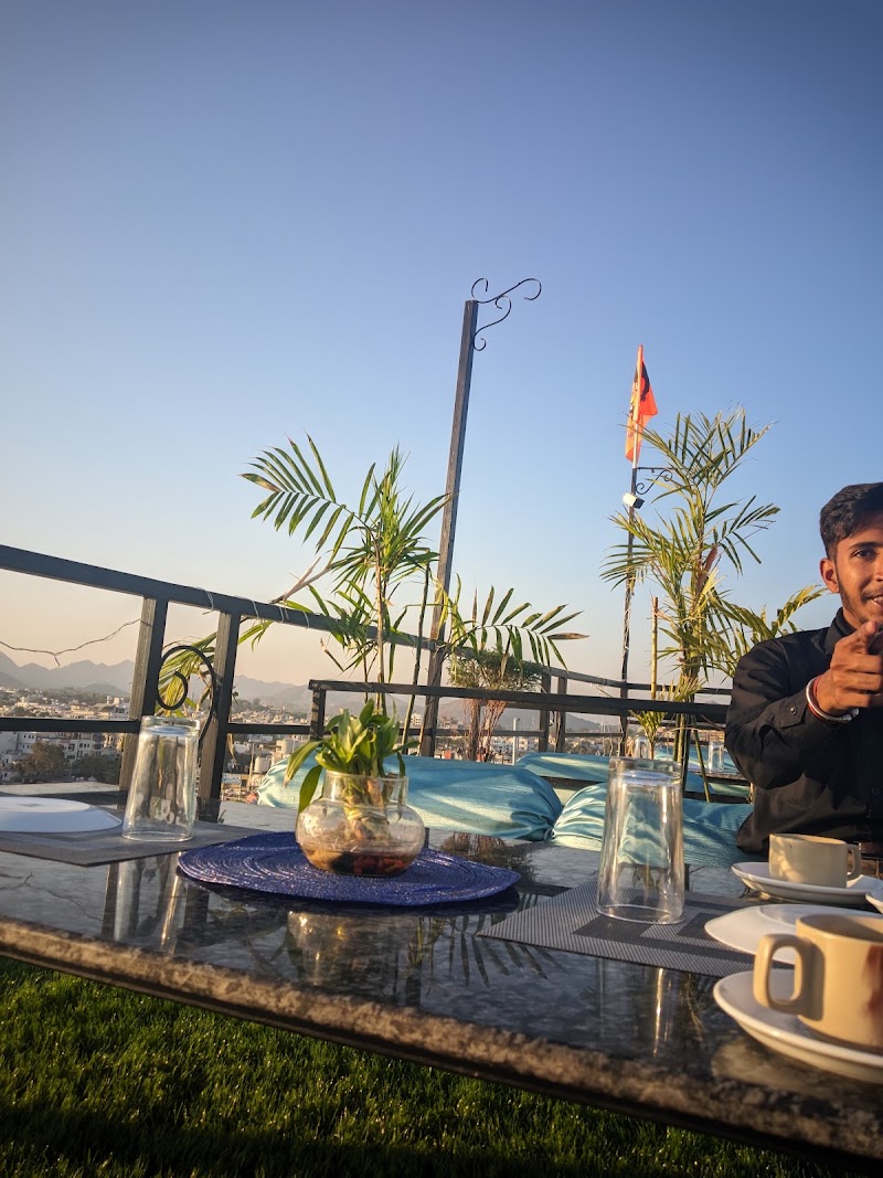 The Lakecity Rooftop Cafe And Restaurant - The Lakecity Rooftop Cafe And Restaurant Budh Ji Ka Darwaja, Jagdish Chowk, Ward 4, Udaipur, Rajasthan 313001, India