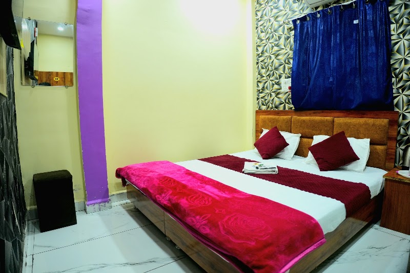 Hotel Ganraj | 300 Metre Distance from Mahakal Temple - Hotel Ganraj | 300 Metre Distance from Mahakal Temple 40/1 Naliya Bakhal, Mahakal Marg, Anand Ganj, Sakhipura, Ujjain, Madhya Pradesh 456006, India