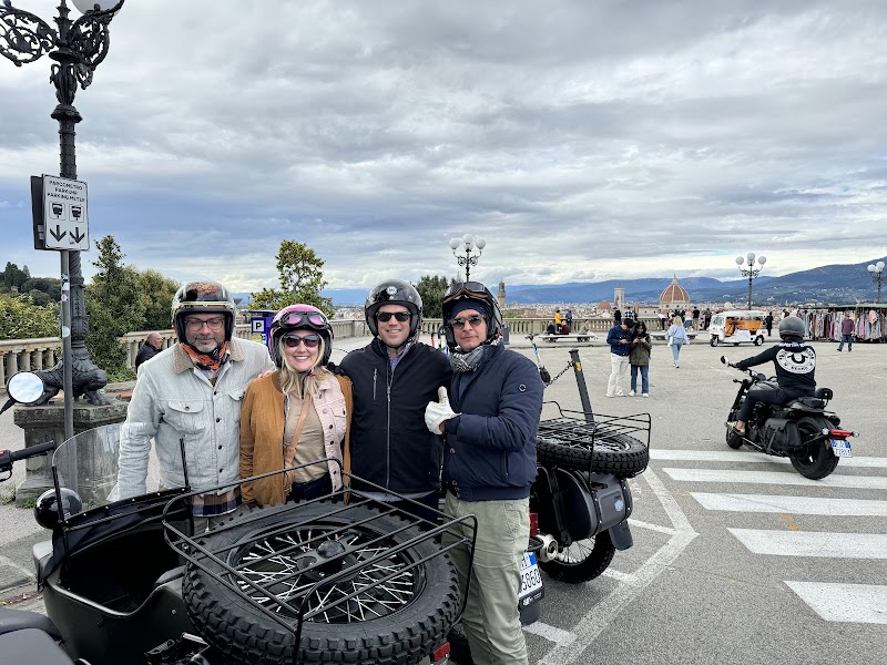 Florence Sidecar Tour - Motocarrozzetta - Florence Sidecar Tour - Motocarrozzetta, Via Vittorio Emanuele II, 110, 50134 Firenze FI, Italy
