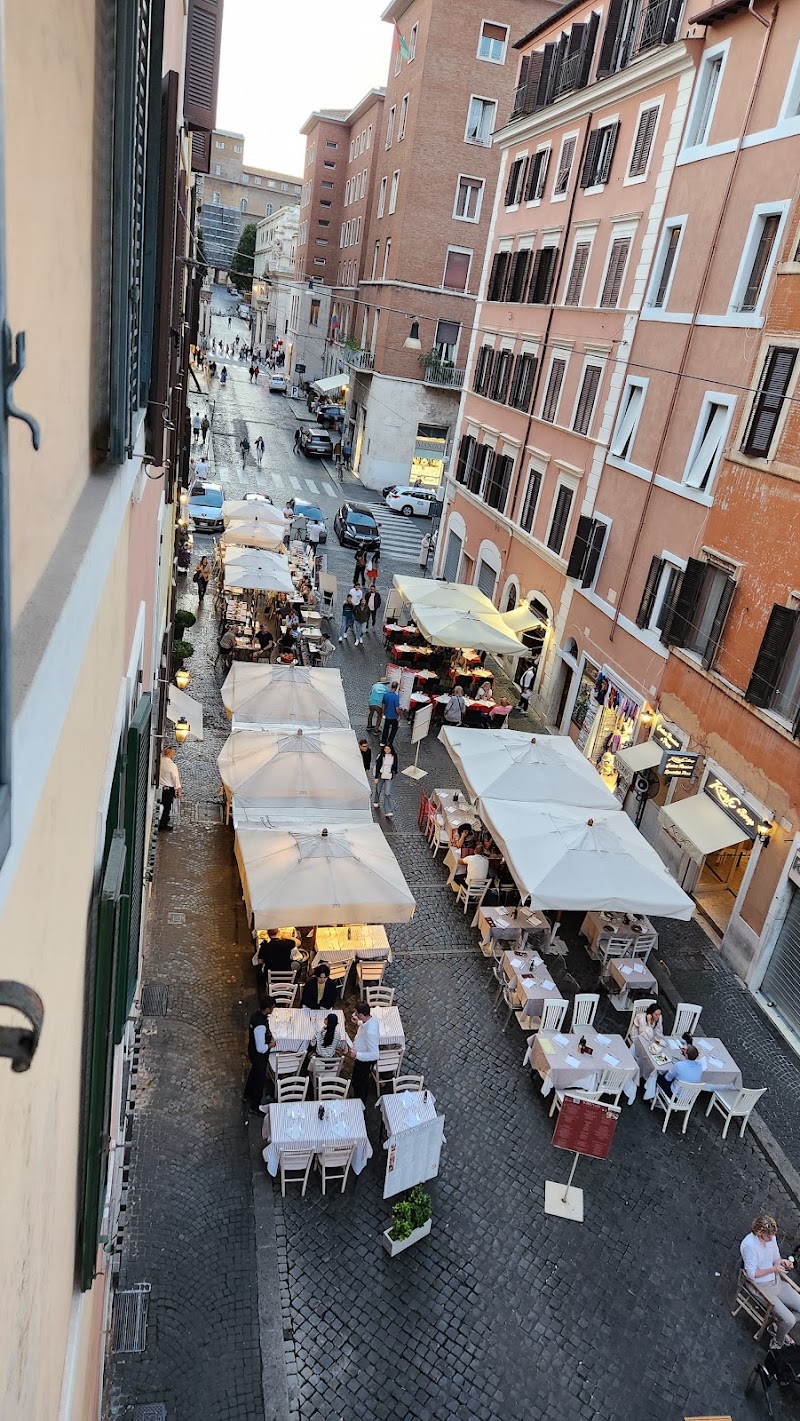 Borgo Pio - Passetto - San Pietro Loft - Borgo Pio - Passetto - San Pietro Loft, Vicolo del Farinone, 00193 Roma RM, Italy