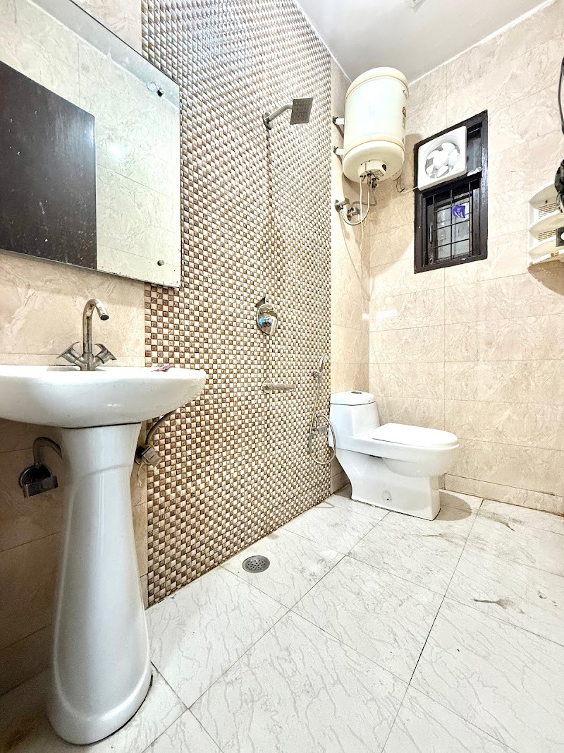 LivIT Stays Platinum - (Best PG in Saket) - LivIT Stays Platinum - (Best PG in Saket) B5, Block B, Paryavaran Complex, Saket, New Delhi, Delhi 110030, India