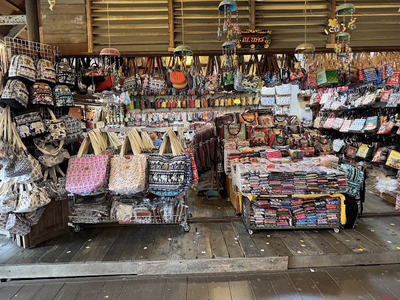 Pattaya Floating Market - Pattaya Floating Market 451 304 หมู่ที่ 12 Sukhumvit Rd, ตำบล บางละมุง, Amphoe Bang Lamung, Chang Wat Chon Buri 20150, Thailand
