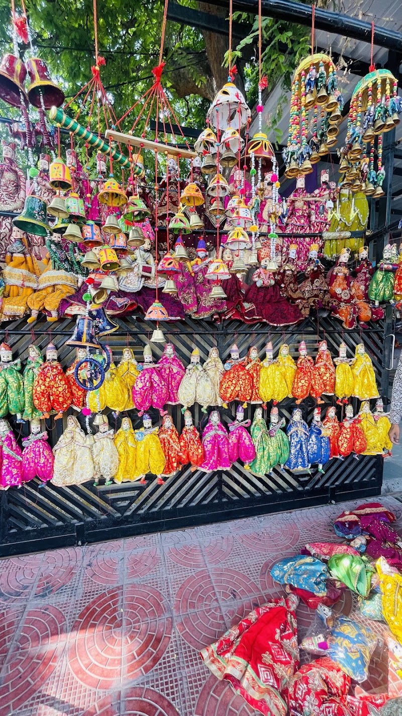Johri Bazar - Johri Bazar WRCG+GGQ, Johri Bazar, Bapu Bazar, Biseswarji, Jaipur, Rajasthan 302003, India