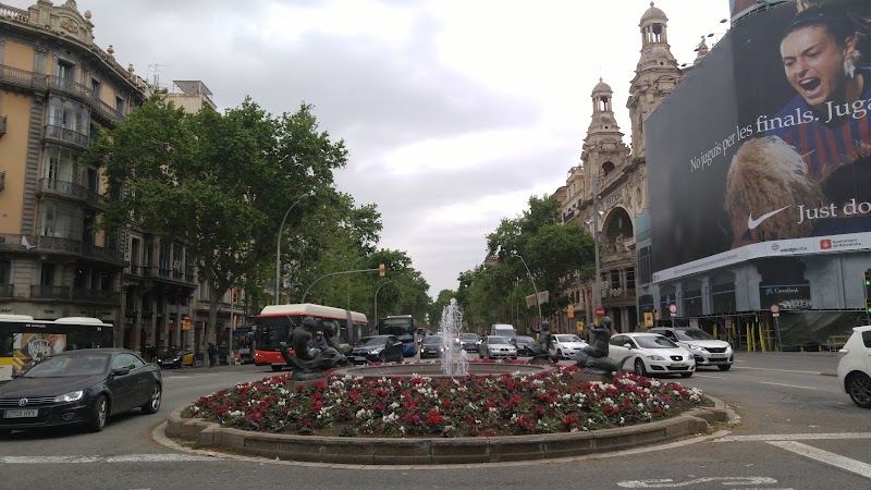 Font Monumental del Passeig de Gràcia - Font Monumental del Passeig de Gràcia Gran Via de les Corts Catalanes, 638, Eixample, 08007 Barcelona, Spain