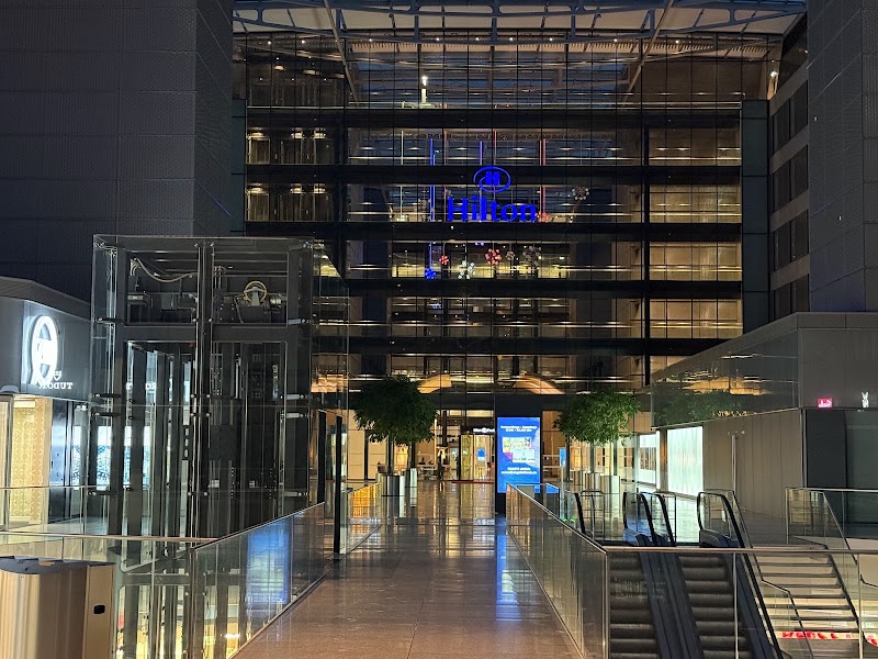 Flughafen - Flughafen, Hugo-Eckener-Ring, 60549 Frankfurt am Main, Germany