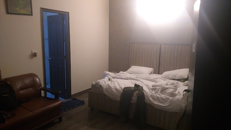 Hotel O Golden Villa - Hotel O Golden Villa B 1, near MARVEL HOMES, Block B, Sector 61, Noida, Uttar Pradesh 201307, India