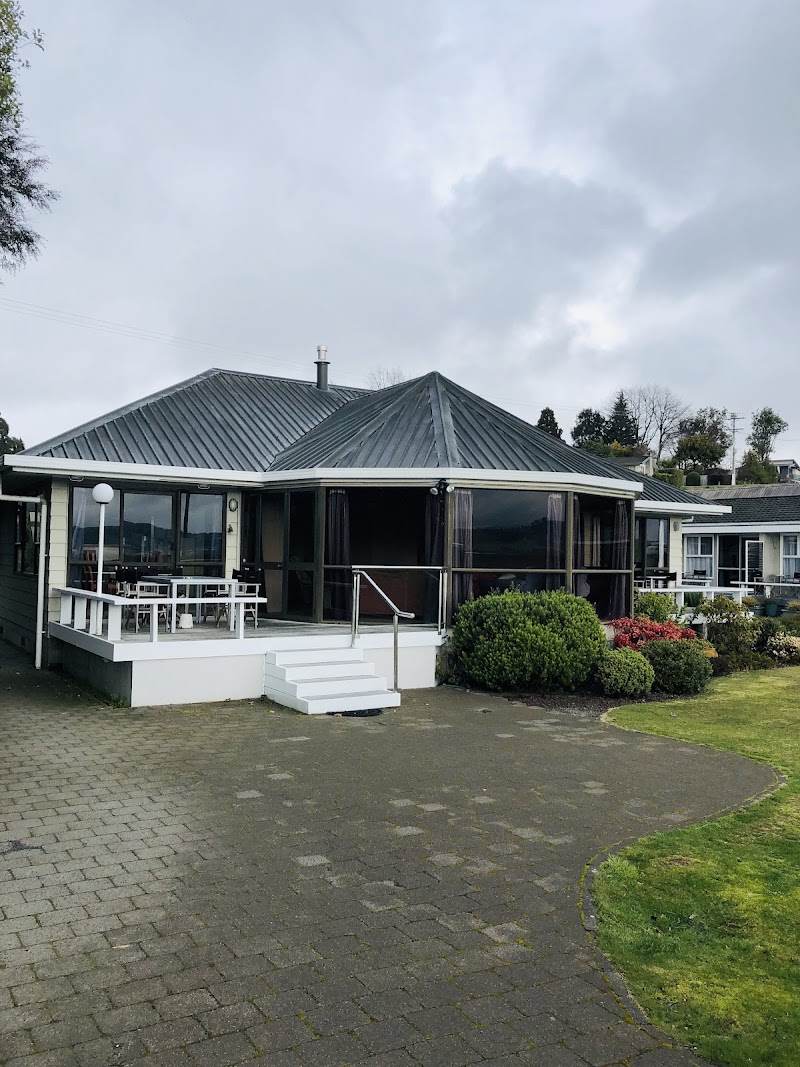 Accent on Taupo - Accent on Taupo 310 Lake Terrace, Two Mile Bay, Taupō 3330, New Zealand