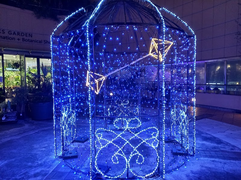 Namba Parks - Namba Parks 2-chōme-10-70 Nanbanaka, Naniwa Ward, Osaka, 556-0011, Japan