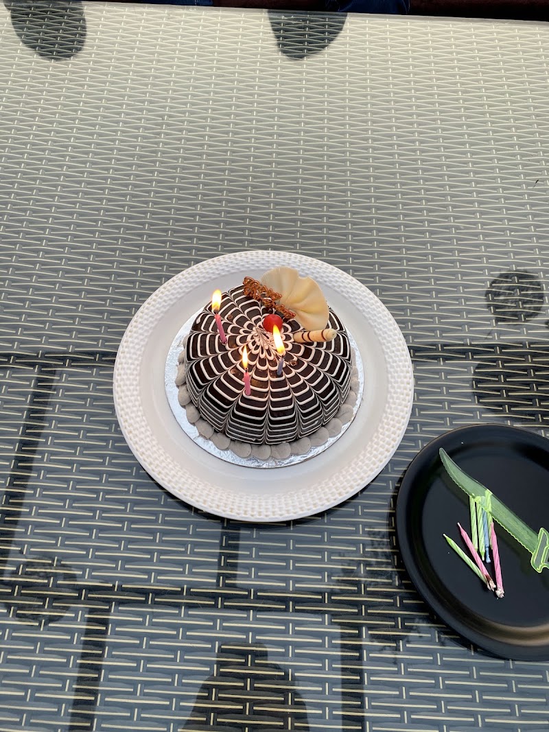 Sardari Lounge - Sardari Lounge Taj Hwy, Gaur City 1, Sector 4, Greater Noida, Ghaziabad, Uttar Pradesh 201318, India