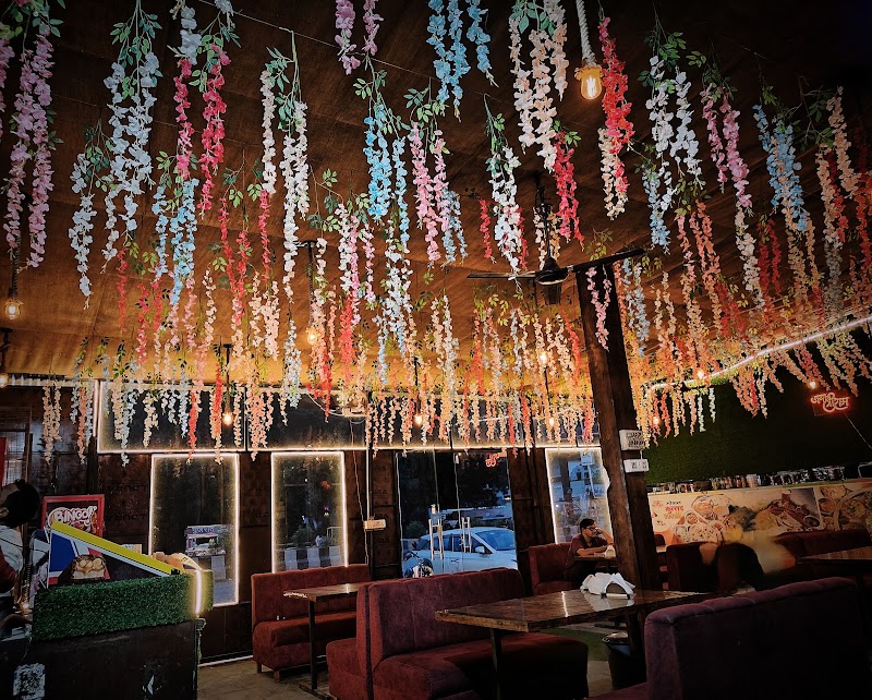 MAHAKAL RESTAURANT AND CAFE