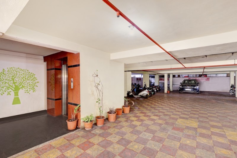 OYO Collection O Dabagardens Near RK Beach - OYO Collection O Dabagardens Near RK Beach 1, 30, Hotel, 15-151, Daba Garden Rd, above Karur Vysya Bank, near Visakhapatnam Railway Station, Prakasaraopeta, Nehru Nagar, Ram Nagar, Visakhapatnam, Andhra Pradesh 530020, India