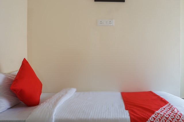 OYO 67260 Hotel Dream Sky - OYO 67260 Hotel Dream Sky 100, IT Park Road, Rakshak Nagar Gold, Internal Road, opposite to Zensar IT park, Rakshak Nagar, Kharadi, Pune, Maharashtra 411014, India