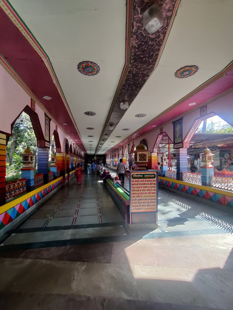 Shri Mahaprabhuji Prakatya Baithakji Mandir - Shri Mahaprabhuji Prakatya Baithakji Mandir, Champaran Rd, Champaran, Chanpa Jh, Chhattisgarh 493885, India