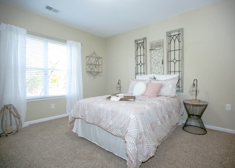 Midtown At Town Center Apartments - Midtown At Town Center Apartments 4432 Bonney Rd, Virginia Beach, VA 23462, USA