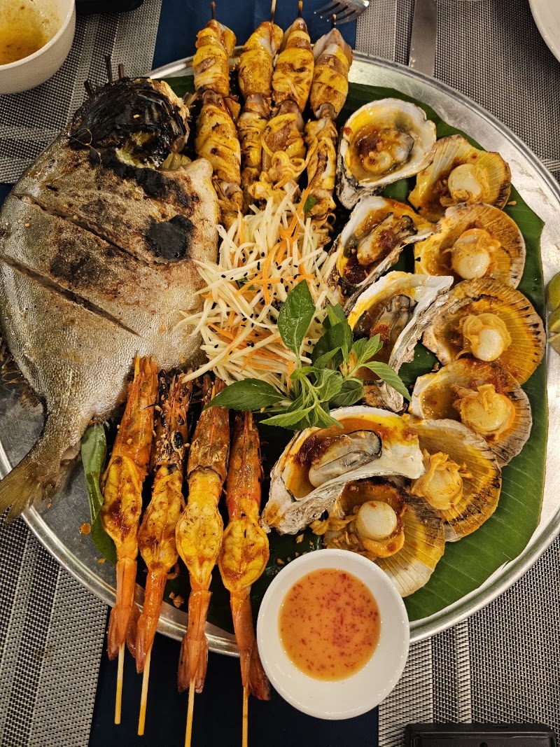 Dina Restaurant - Dina Restaurant 7W4V+7JV, Đường Dinh Bà, Ông Lang, Phú Quốc, An Giang 95000, Vietnam
