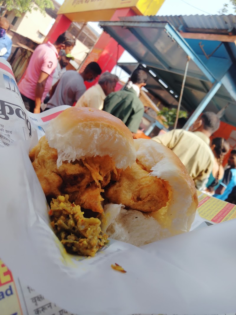 Kadam's Famous Vada Pav Center - Matheran - Kadam's Famous Vada Pav Center - Matheran, X7QC+38H, Matheran, Maharashtra 410102, India