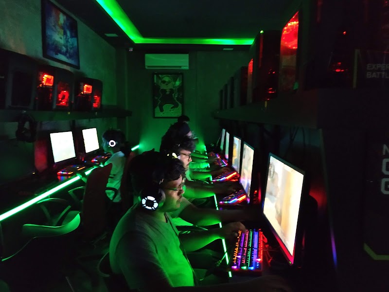 GearUP Gaming - GearUP Gaming Shop No 172, First Floor, GearUP Gaming, Powai Plaza, Central Ave, Hiranandani Gardens, Sainath Nagar, Powai, Mumbai, Maharashtra 400076, India