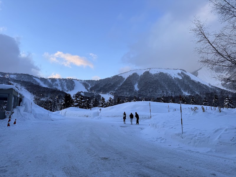 Rusutsu Ski Resort - Rusutsu Ski Resort 13 Izumikawa, Rusutsu, Abuta District, Hokkaido 048-1711, Japan