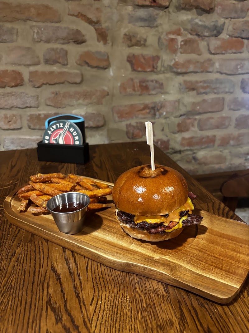 Ribs&Pub - Ribs&Pub, Hviezdoslavovo námestie 170/13, 811 02 Bratislava-Staré Mesto, Slovakia