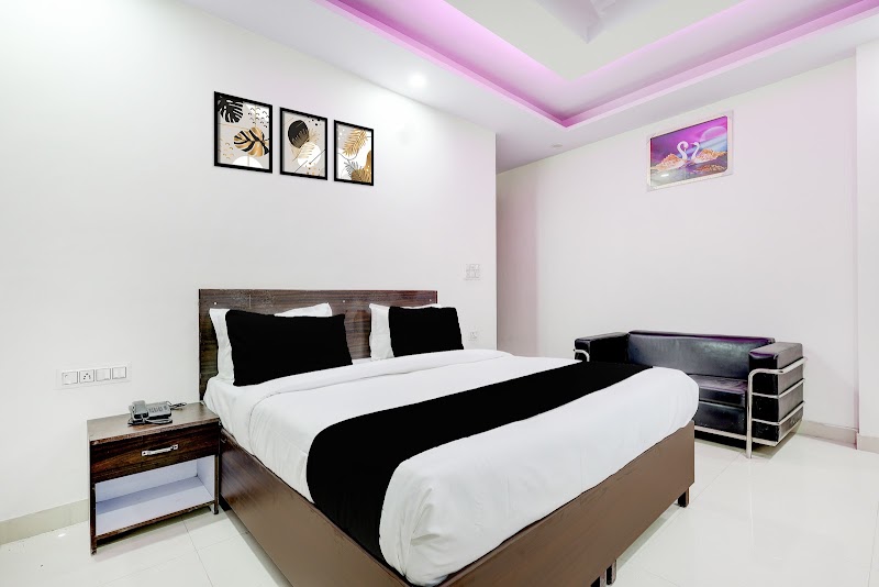 Hotel O DD Green Residency - Hotel O DD Green Residency 49 E Mohalla Chhotiyal Plam Village 49 E Mohalla Chhotiyal Plam, NEAR, Village, Palam Metro Rd, Palam Village, Palam, Delhi, 110045, India