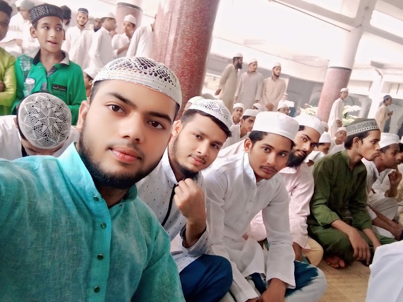 Jamia Arabia Darul Uloom Mau - Jamia Arabia Darul Uloom Mau, Qasim Pura, Khiri Bagh Rd, Chitanpura Bagh, Mau, Uttar Pradesh 275101, India