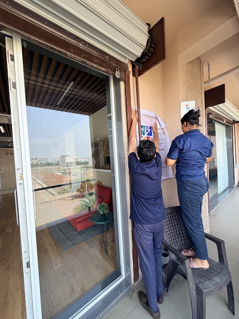 Holiday window - Holiday window, REGUS 2ND FLOOR, BLOCK B, SHRIRAM BUSINESS PARK, Vidhan Sabha Rd, opposite to MGM EYE INSTITUTE, Ama Seoni, Raipur, Chhattisgarh 492001, India