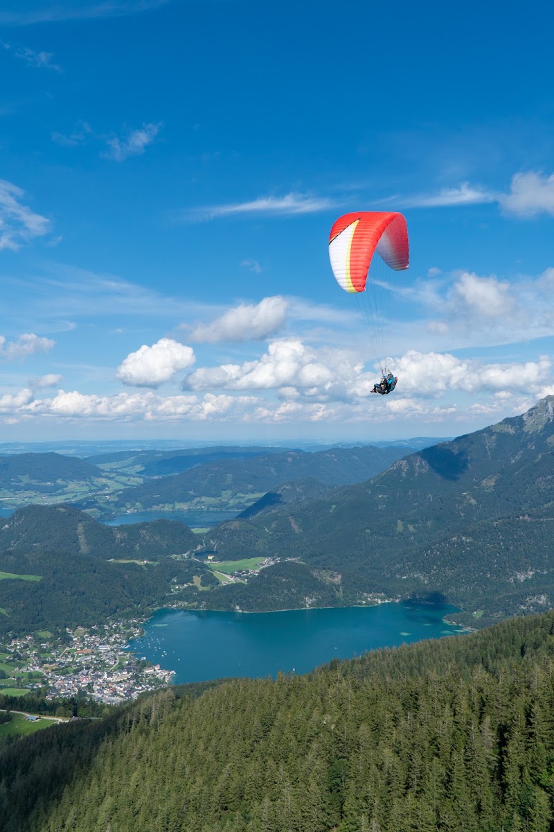 FlyTandem Paragliding St.Gilgen - Paragleiten/ Tandemfliegen am Wolfgangsee - FlyTandem Paragliding St.Gilgen - Paragleiten/ Tandemfliegen am Wolfgangsee, Konrad-Lesiak-Platz 3, 5340 St. Gilgen, Austria