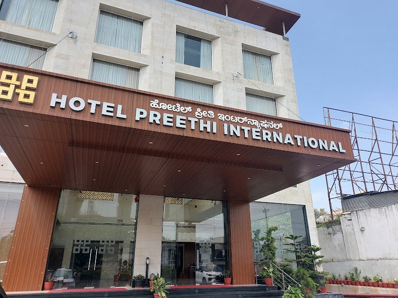 Hotel Preethi International - Hotel Preethi International, Church, Five Light Circle, Road, near Bishop House, Lashkar Mohalla, Mandi Mohalla, Mysuru, Karnataka 570001, India