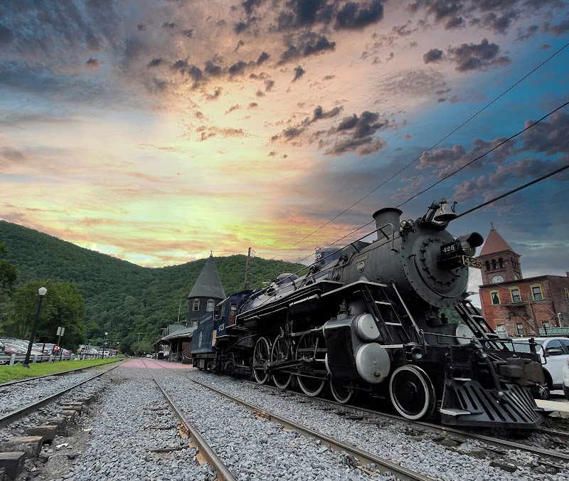 Lehigh Gorge Scenic Railway: Trademark of the Reading & Northern Railroad - Lehigh Gorge Scenic Railway: Trademark of the Reading & Northern Railroad 1 Susquehanna St, Jim Thorpe, PA 18229, USA