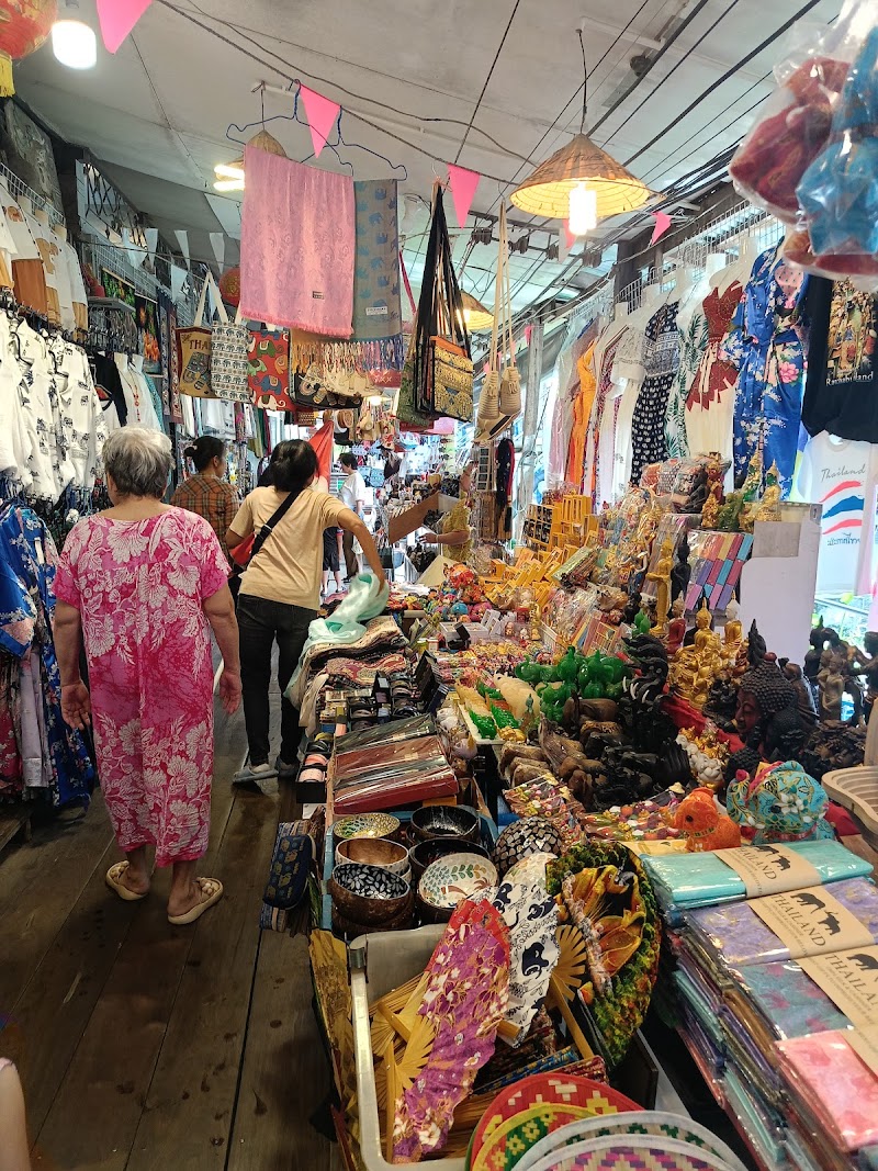 ตลาดน้ำเหล่าตั๊กลัก (ปากคลองลัดพลี)Lao Tuk Luck floating market - ตลาดน้ำเหล่าตั๊กลัก (ปากคลองลัดพลี)Lao Tuk Luck floating market ทางหลวงสาย325 ทางไปวัดสุน, GXC4+HR3 ตำบล ดำเนินสะดวก อำเภอดำเนินสะดวก ราชบุรี 70130, Thailand