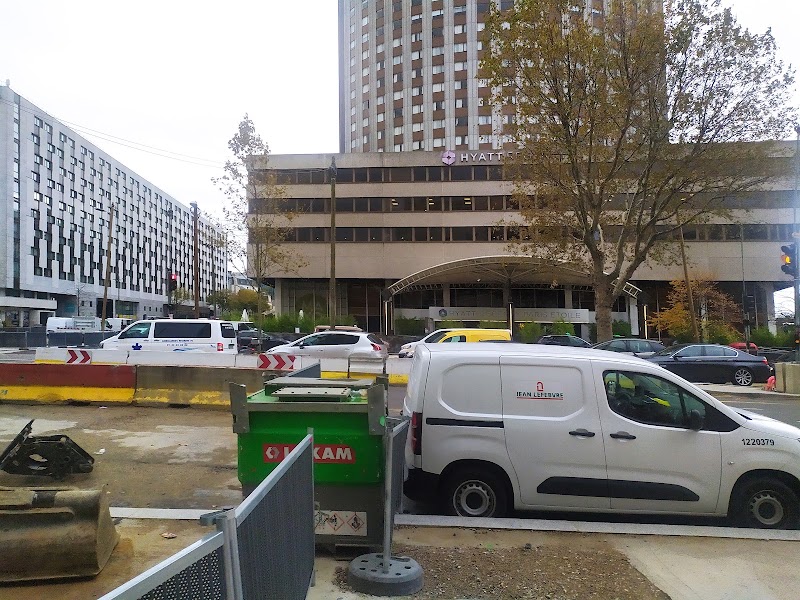 Porte Maillot RER - Boulevard Pereire - Porte Maillot RER - Boulevard Pereire 39 Rue Brunel, 75017 Paris, France