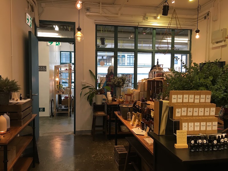 Bathe to Basics - Bathe to Basics S404, Block A, PMQ, 35 Aberdeen St, Central, Hong Kong
