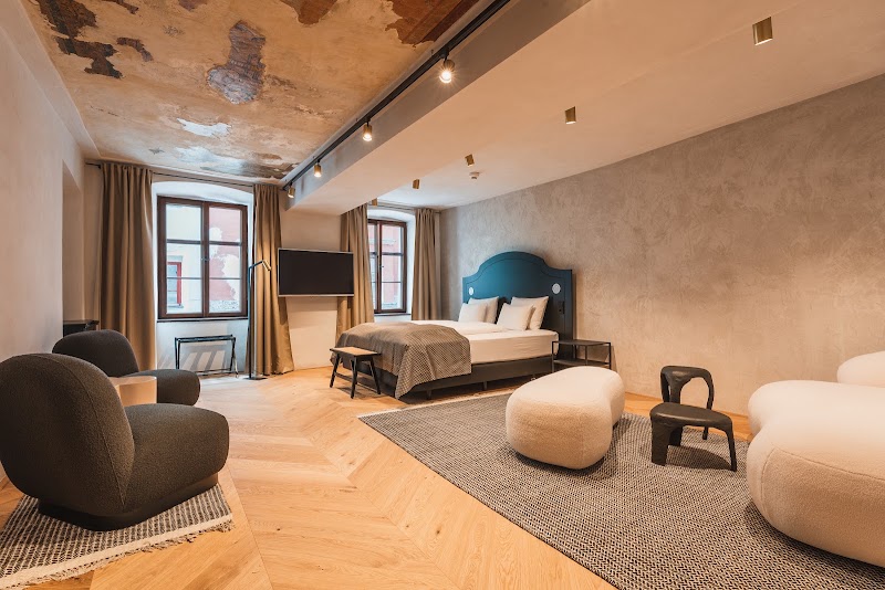 H5 Grauer Bär Studios & More - H5 Grauer Bär Studios & More Hofgasse 5, 6020 Innsbruck, Austria