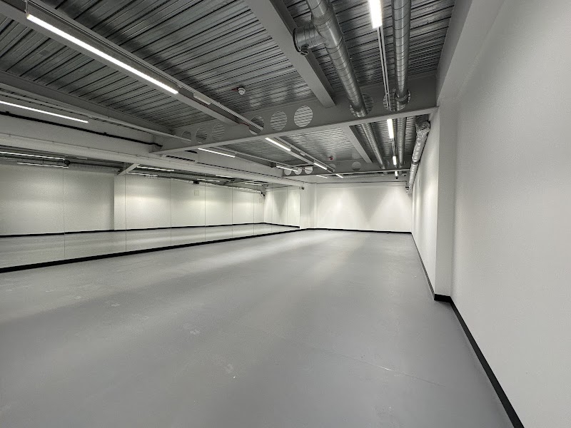 Create Destroy Studios - Platform Studios East - Create Destroy Studios - Platform Studios East, Platform Studios East - Studios LG1 MAXX/LG2, 133-141 Morning Ln, London E9 6LH, UK