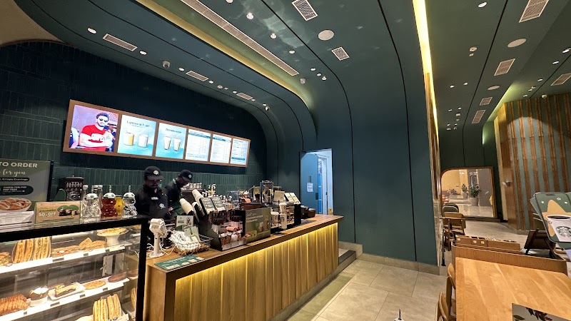 Starbucks - Starbucks 5th mile, 42, Tumkur Rd, near Brigade Deccan Heights, Yeshwanthpur Industrial Area, Phase 1, Yeswanthpur, Bengaluru, Karnataka 560022, India