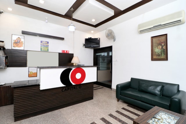 Capital O 925 Hotel Central Park 17 - Capital O 925 Hotel Central Park 17, SCO 10-11-12, Sector 17A, 17A, Sector 17, Chandigarh, 160017, India