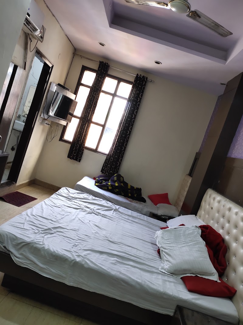 Hotel Noble Deluxe ( Now Closed ) - Hotel Noble Deluxe ( Now Closed ) 4219, Tel Mandi Pahar Ganj Opp. New Delhi Railway Station, Ratan Lal Market, Aram Bagh, Paharganj, Delhi, 110055, India