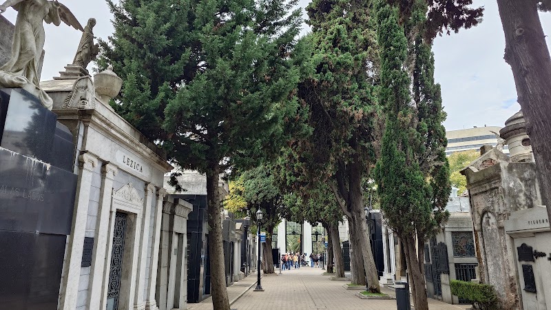 Recoleta Cemetery - Recoleta Cemetery, Junín 1760, C1113 Cdad. Autónoma de Buenos Aires, Argentina