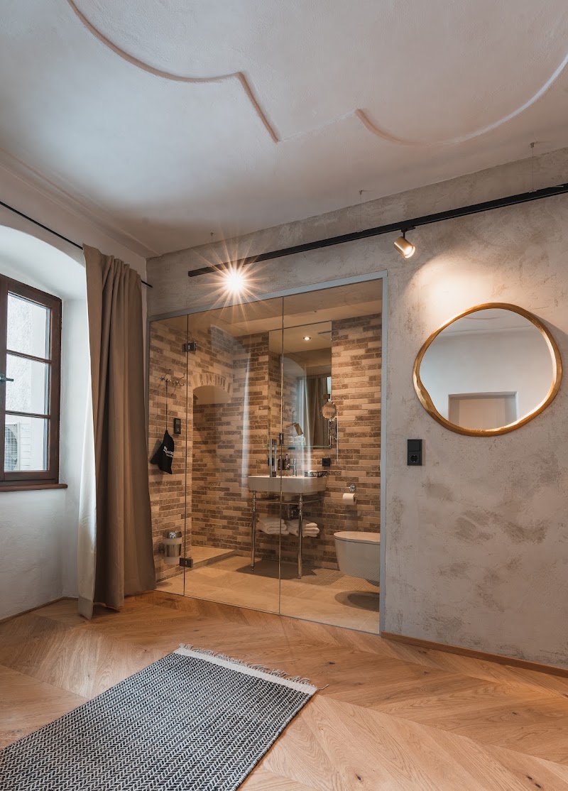 H5 Grauer Bär Studios & More - H5 Grauer Bär Studios & More Hofgasse 5, 6020 Innsbruck, Austria