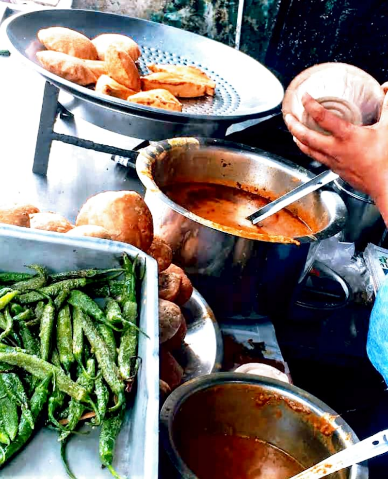 Monu Jain Kachori Wala - Monu Jain Kachori Wala 74/3, Sadar Bazar, Naya Bazar, Gurugram, Haryana 122001, India
